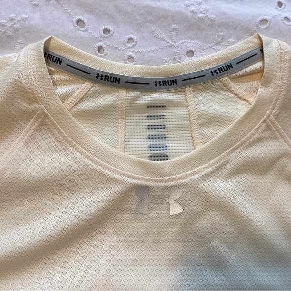Under Armour T Shirt. -1 - Picture 3 of 4